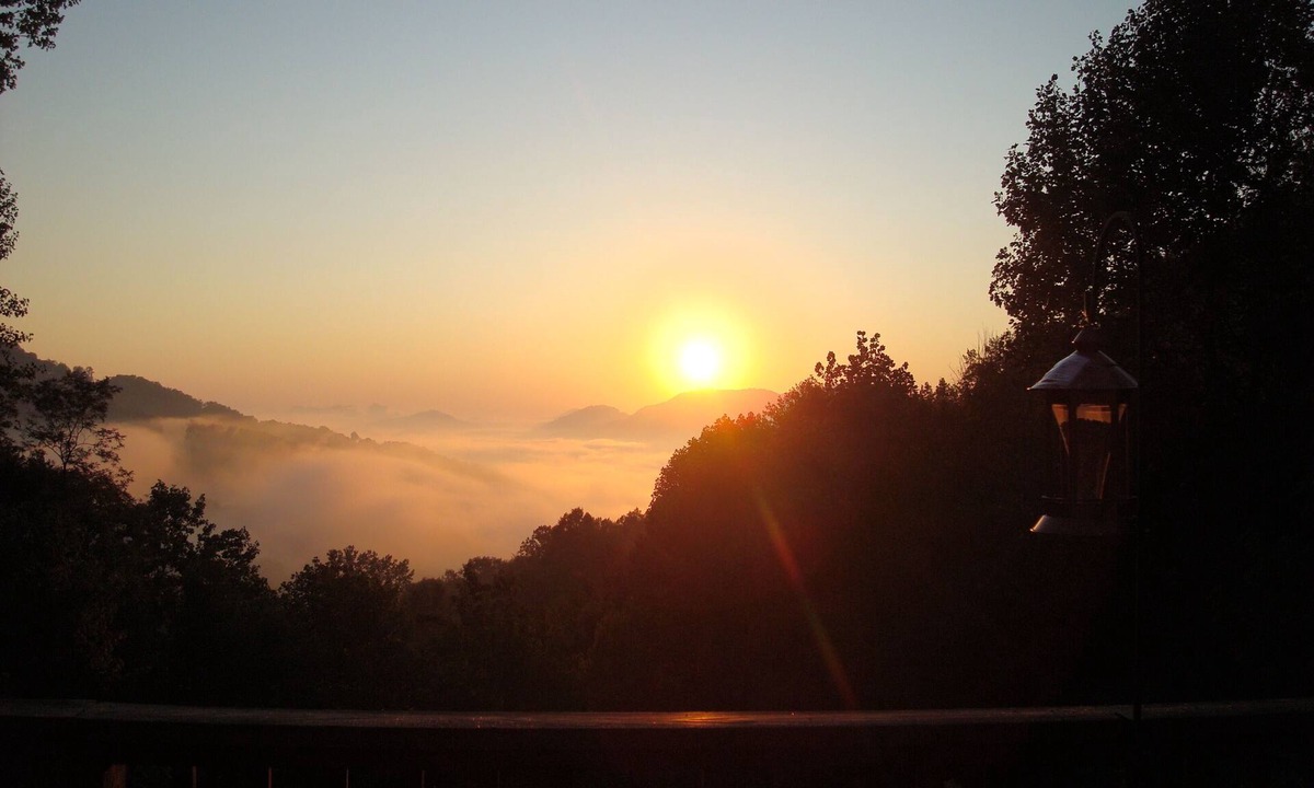 Waynesville House | Magnificent mountain view that does not go down with the sunset