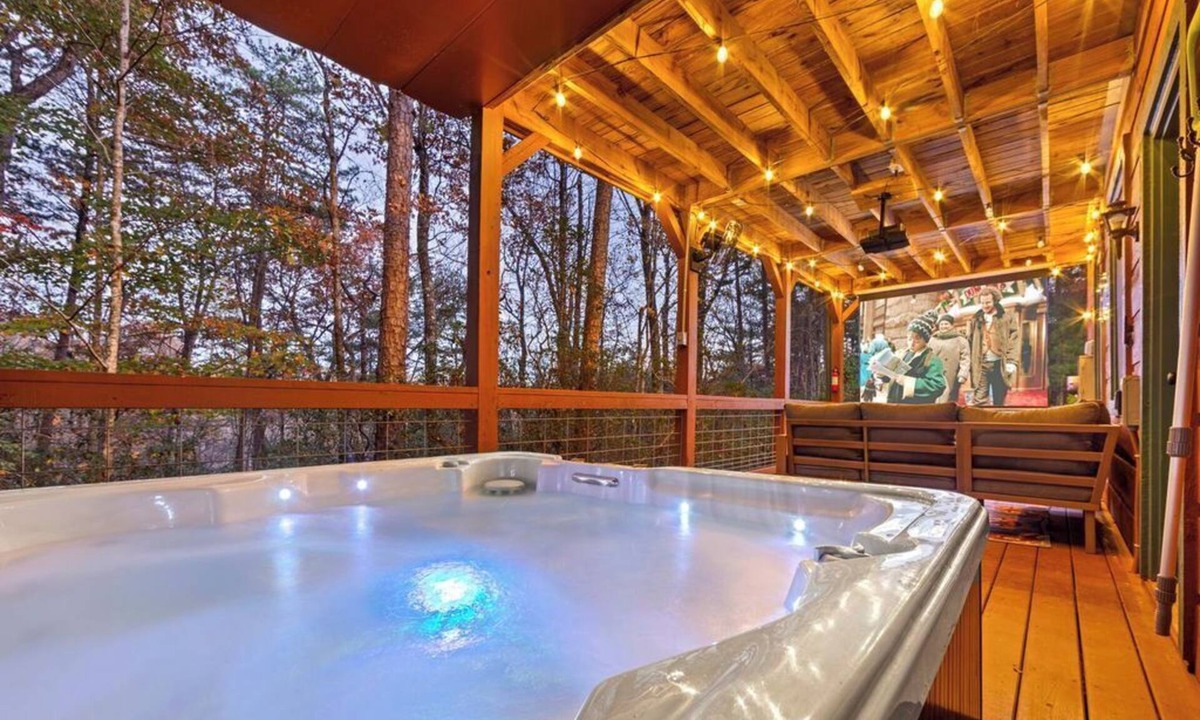 Sautee Nacoochee Cabin | Make Memories with Hot Tub & Outdoor Movies