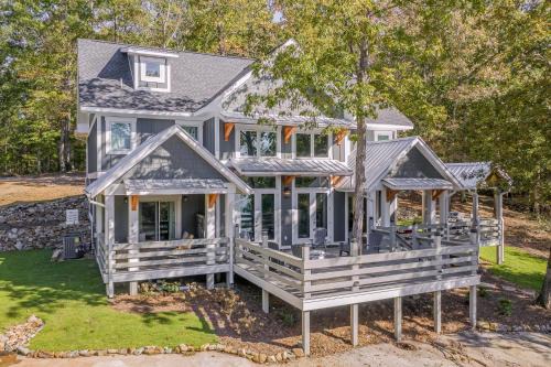 Arley House | Maple Branch - Private Putting Green Overlooking The Lake!