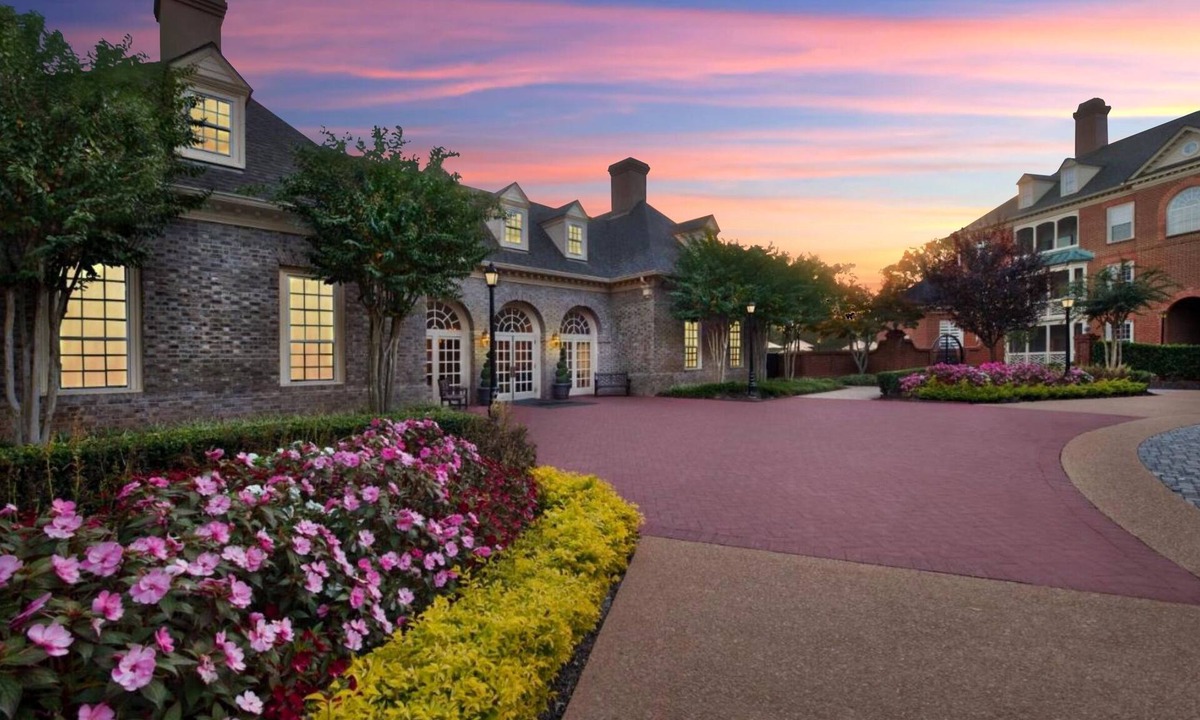 Berkeley Resort | Marriott's Manor Club at Ford's Colony - Many Weeks Available - Top Owner!