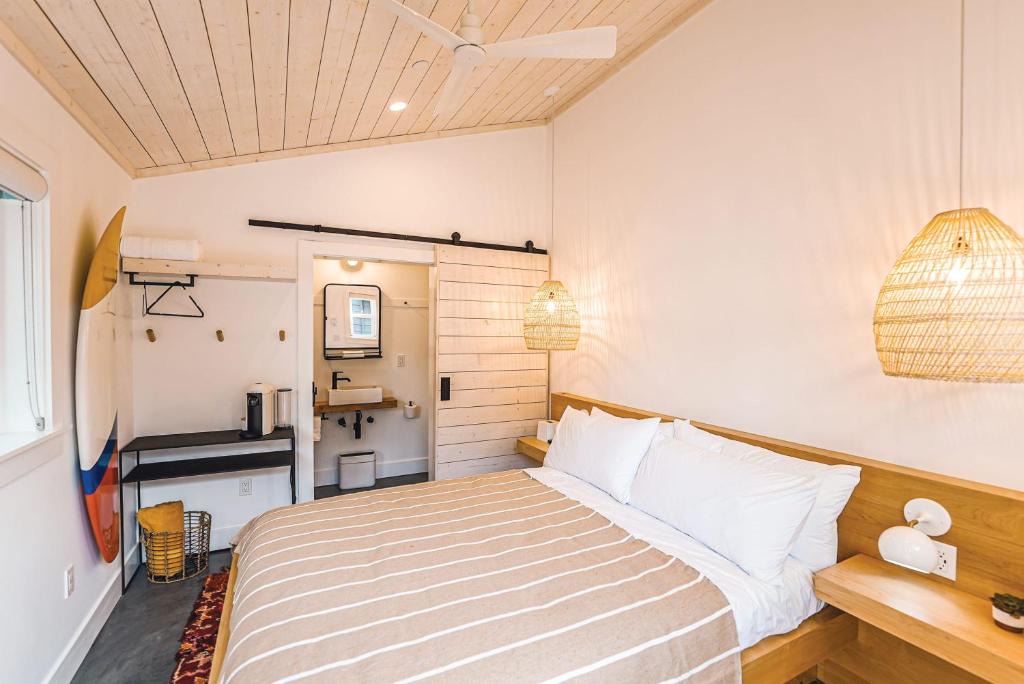 Stinson Beach House | Mini Shortboard Room with a Queen Bed