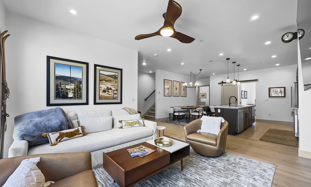 Silverthorne House | Modern Townhome, Amazing views from the Rooftop Hot tub 541