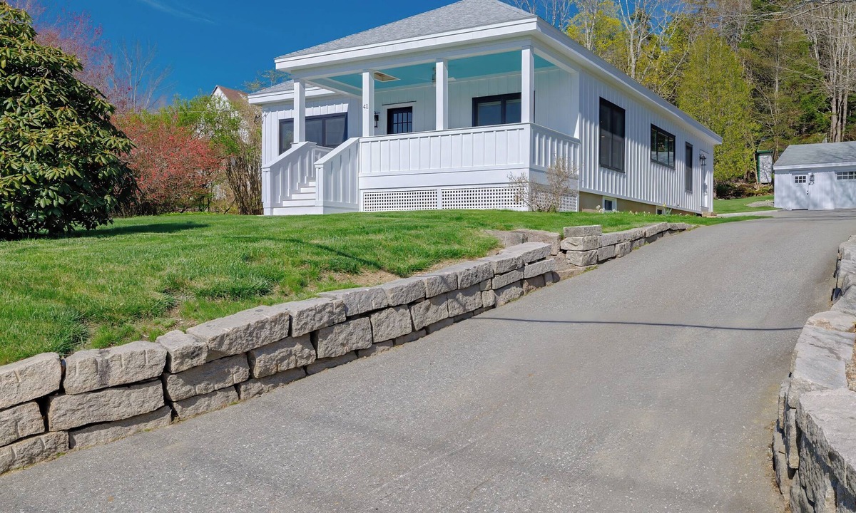 Seal Harbor House | Newly Updated Island Cottage - Walk to the Beach & Acadia National Park