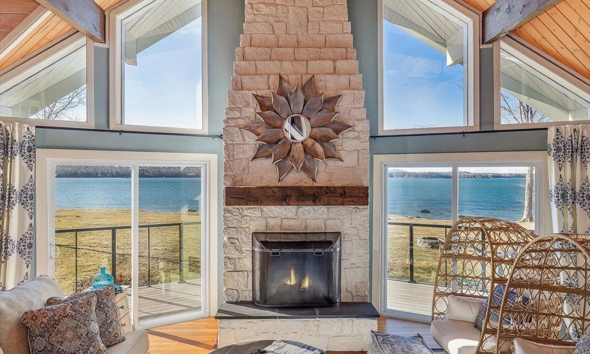 Lamoine Ski Chalet | Ocean Front - Mountain View