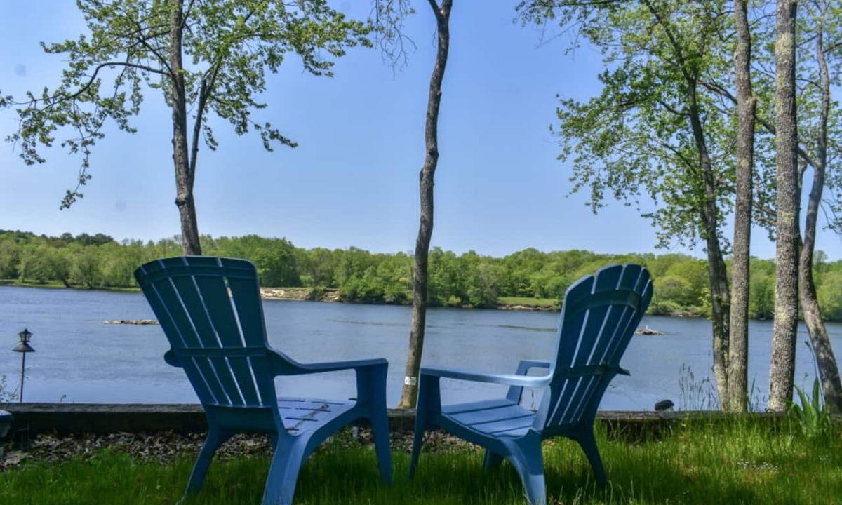 Topsham House | Our Maine Happy Place: Tranquil riverfront home with a wicked good view!