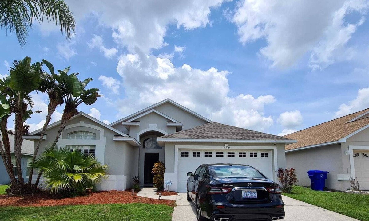 Eagle Pointe South House | Paradise Found