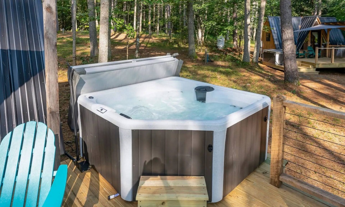 Oxford Cabin | Pond And Pine
