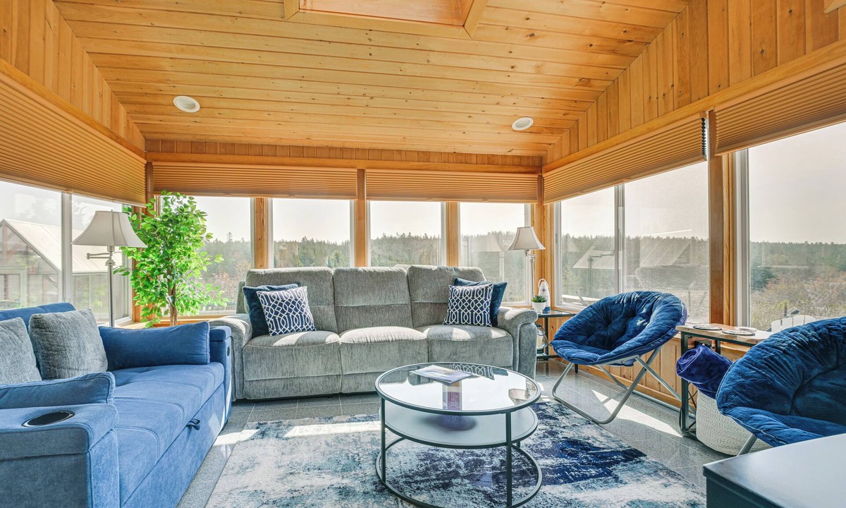 Winter Harbor House | Prime Coastal Location! Large Family Villa