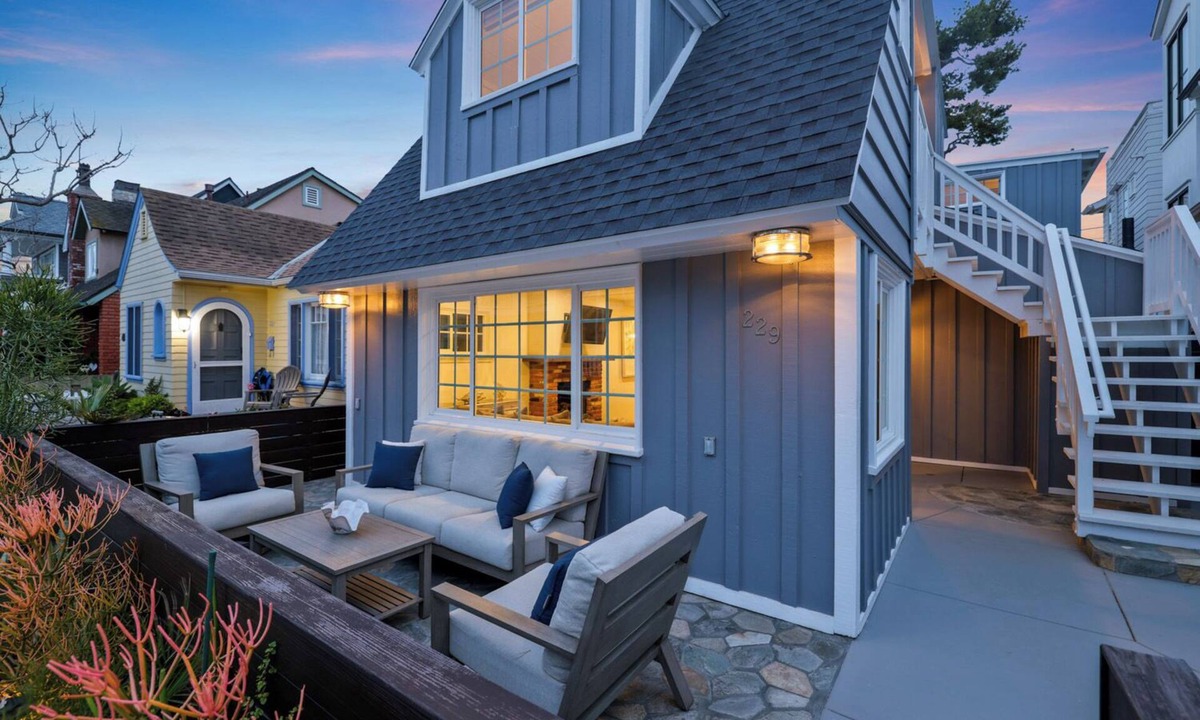 Newport Beach House | Pristine Balboa Harborside Retreat, with AC and Private Patio - 3BR/2BA