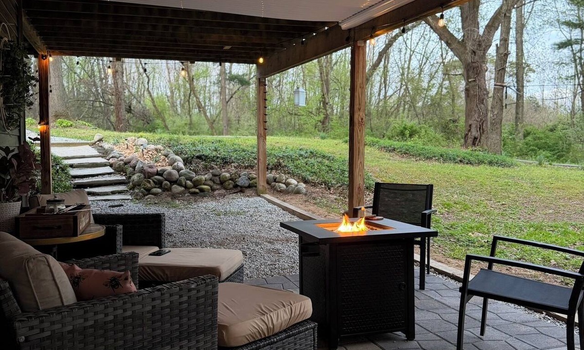 Kendall House | Private 5-Acre Family Retreat Sleeps 12 Game Room Near Wine Country & Lake MI