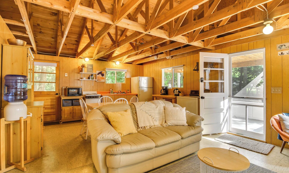 Belgrade Cottage | Private Dock on Messalonskee Lake: Cozy Cottage!