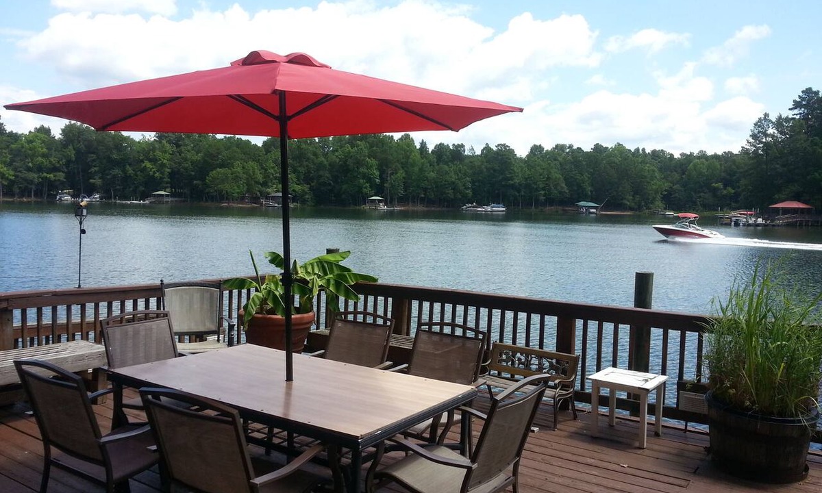 Mountain Island House | Private home on beautiful Mountain Island Lake in Charlotte