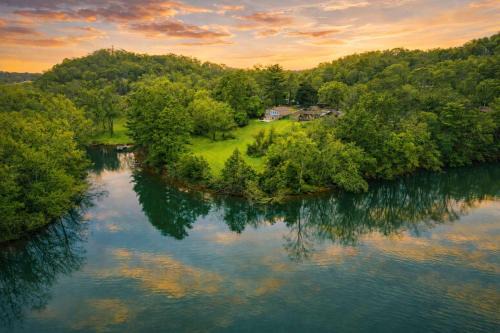 Colonial Heights House | Private Lakefront Peninsula Retreat with Hot Tub
