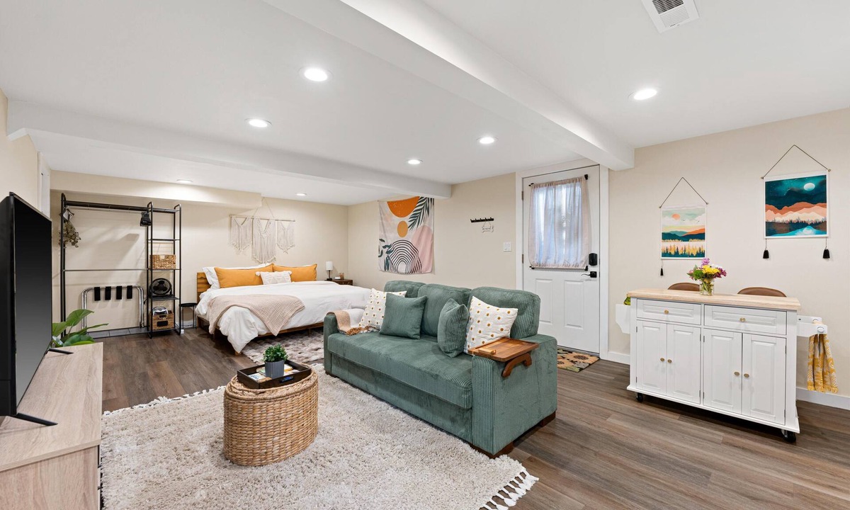 Vancouver Apartment | Relax & Recharge: Hot Tub, Near PDX, Pets OK!