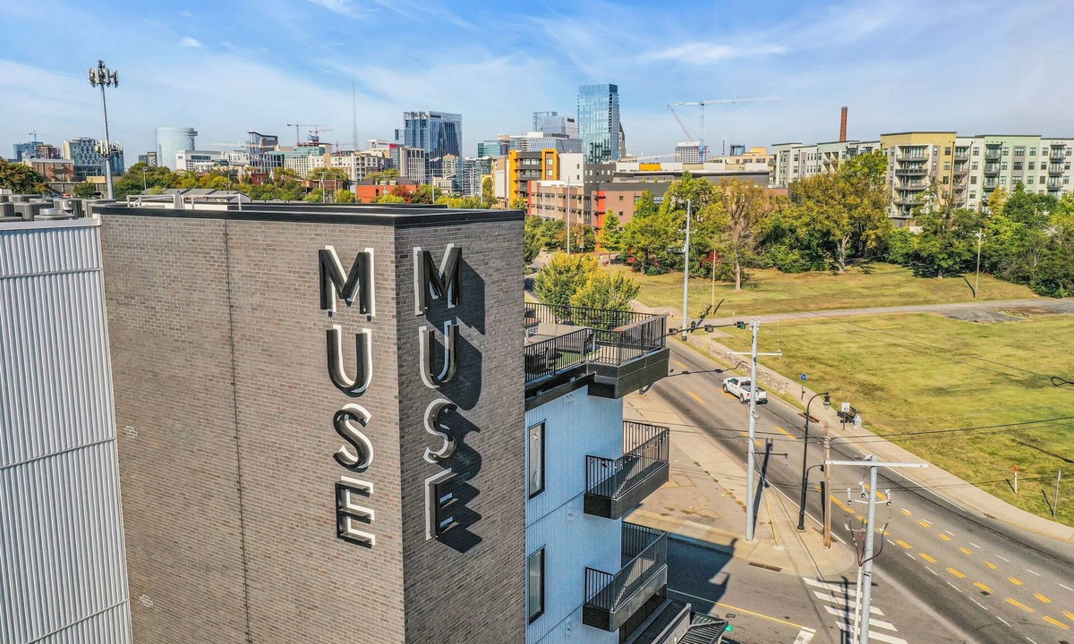 Rolling Mill Hill Condo | Rooftop Views, Downtown, Gym, Best Restaurants, In Nashville Close to Cordelle