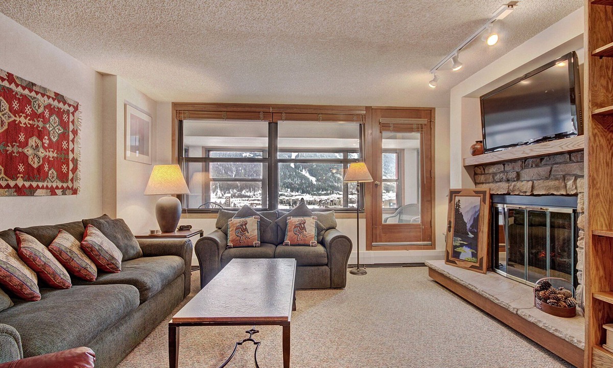 Copper Mountain Village Condo | Roomy Condo With Great Amenities with available hot tub! VS643