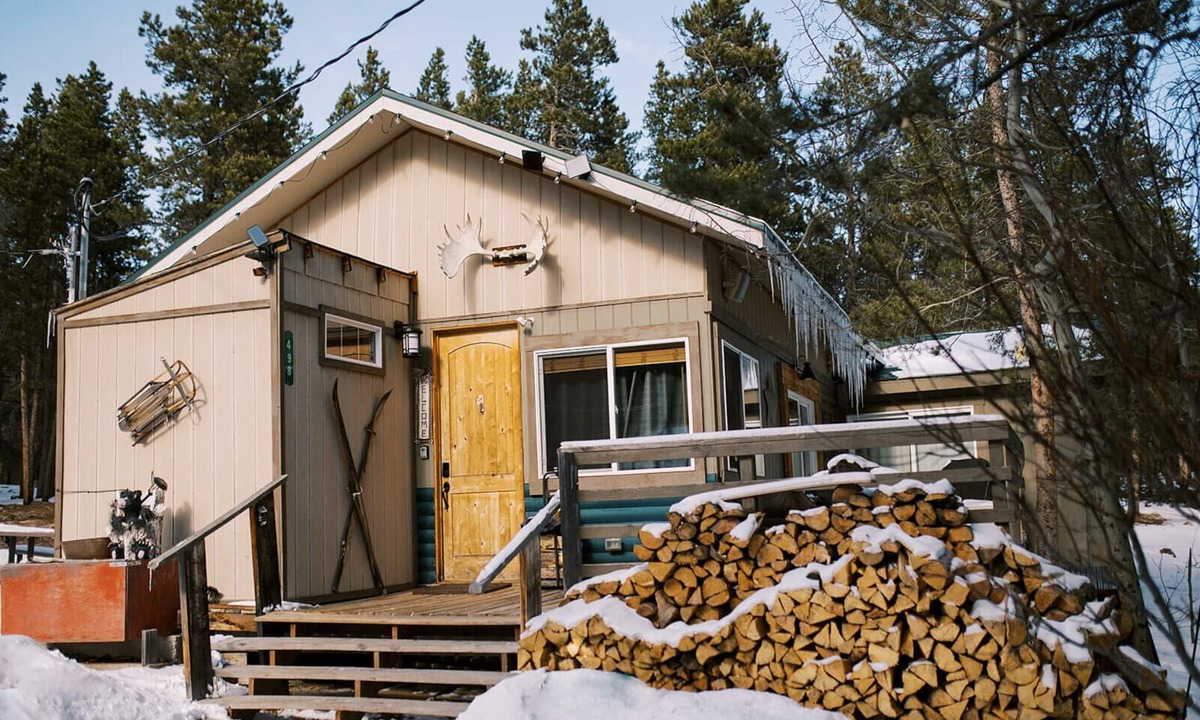 Black Hawk Cabin | Secluded Gorgeous Cabin-Hike-steps away from Roosevelt National Forest. Gnomes