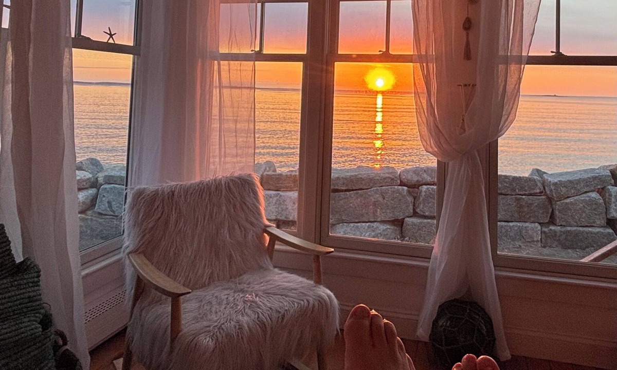 Camp Ellis House | Serene Quintessential Maine 3-bedroom beach house with AC in beautiful Saco