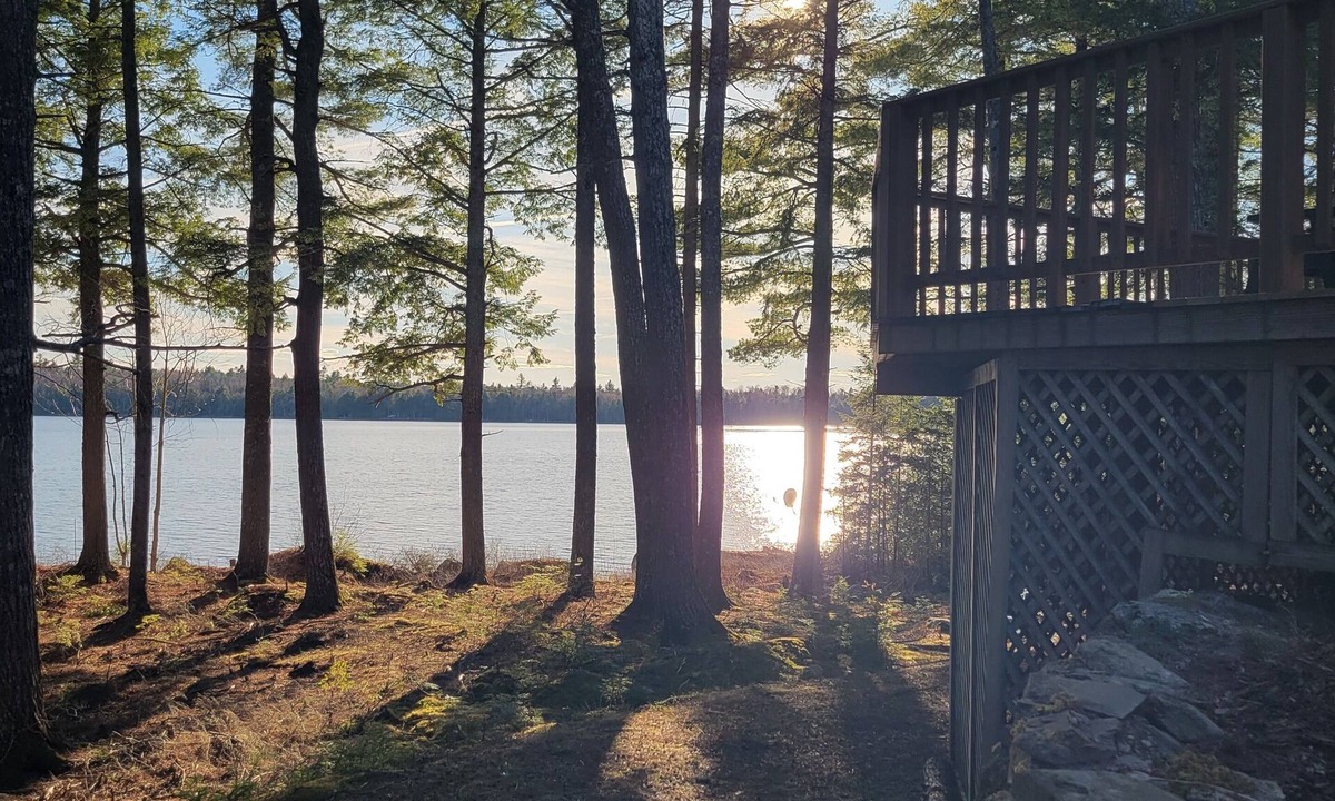 Ellsworth House | Serenity and Privacy on Webb Pond