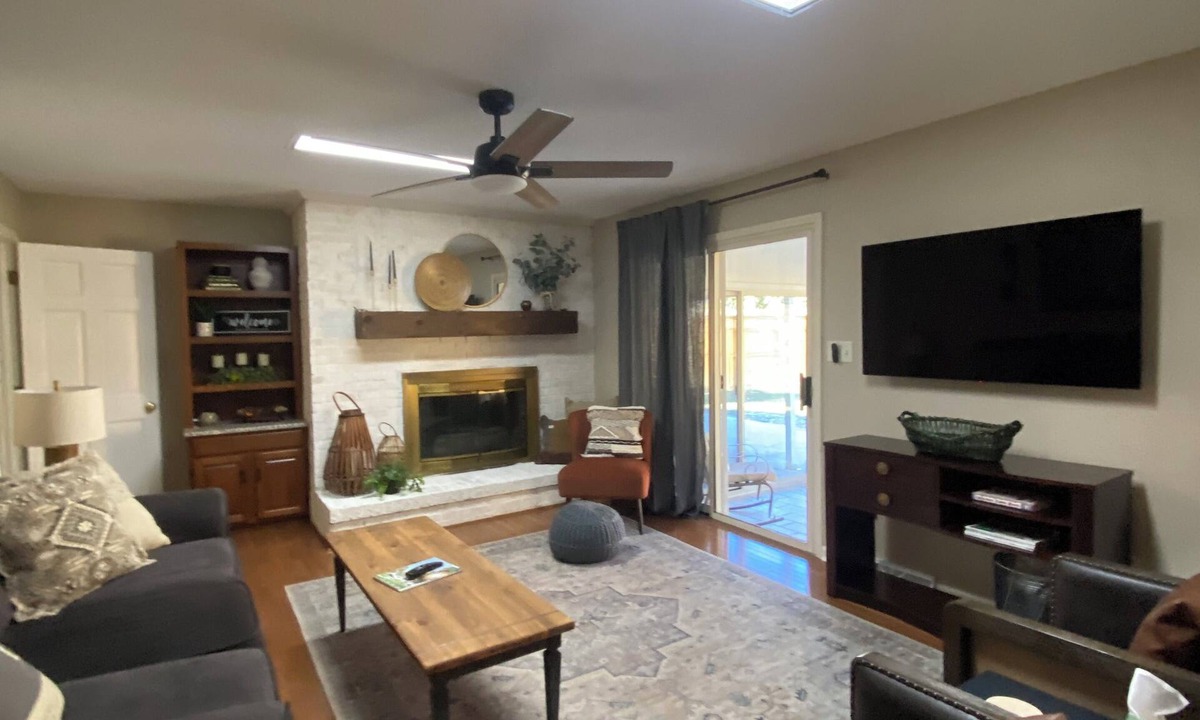 Bristol House | Sleeps 10 close to all attractions! BMSpeedWay, DT, Casino, Holston & Boone Lake