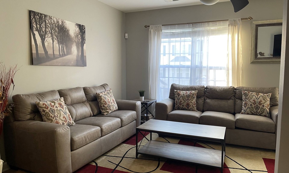 Greensboro House | Spacious 3 level Townhome in prime location! Tvs & fans in all 4 bedrooms!