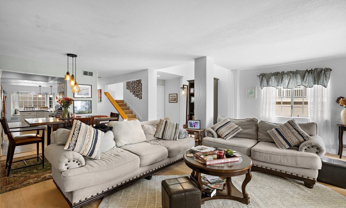 Dana Point House | Spacious Coastal Retreat Steps from Harbor-Fireplace - Book HARBOR BREEZES Now