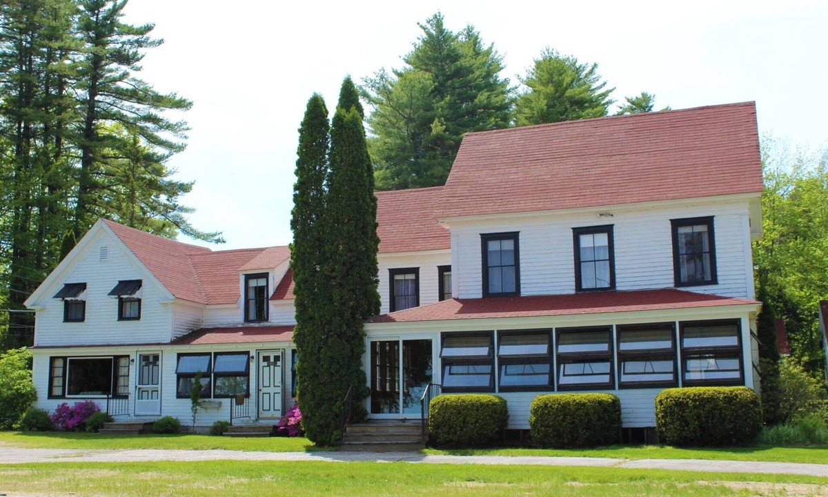 North Sebago Apartment | Sunrise Apartment-Private Beach-Pets Welcome - Round Table Lodge, Sebago, Maine