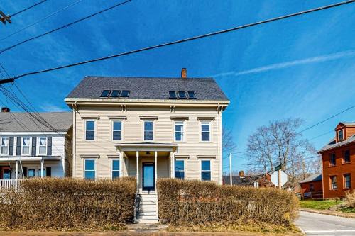 Wiscasset House | Sweeping Sheepscot River views in newly renovated 200 year old Wiscasset home