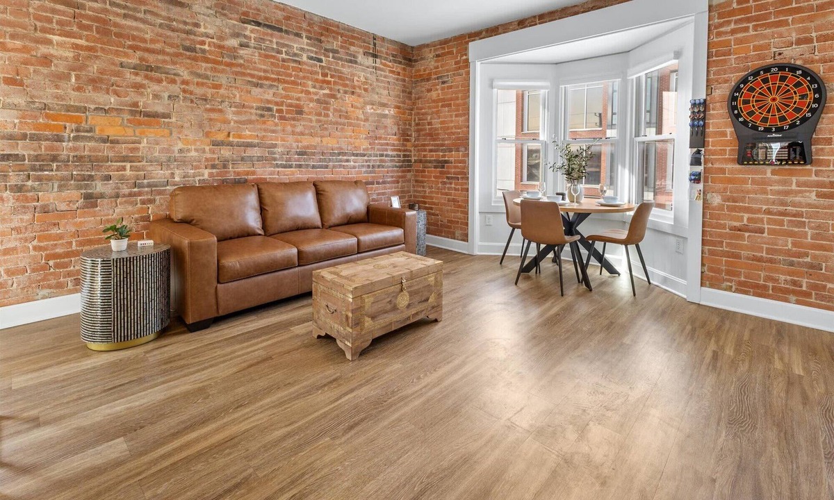 Lockerbie Square Apartment | Top Floor - Mass Ave in Heart of Indy with Balcony