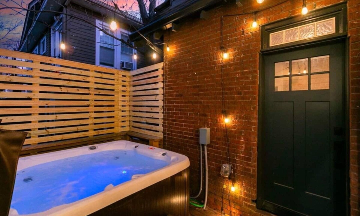 Hillsboro Village House | Upscale Craftsman w Hot Tub | Walk to Belmont & 12 South