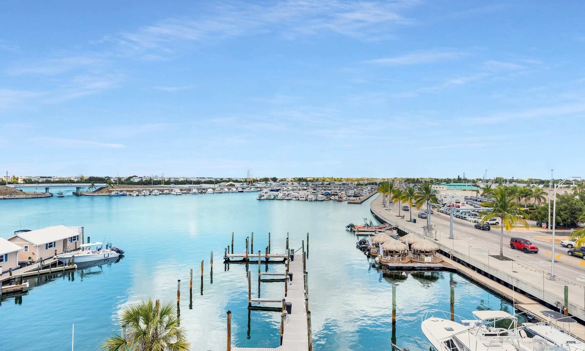 Meadows Condo | Waterfront Dock Pool Penthouse Near Duval St