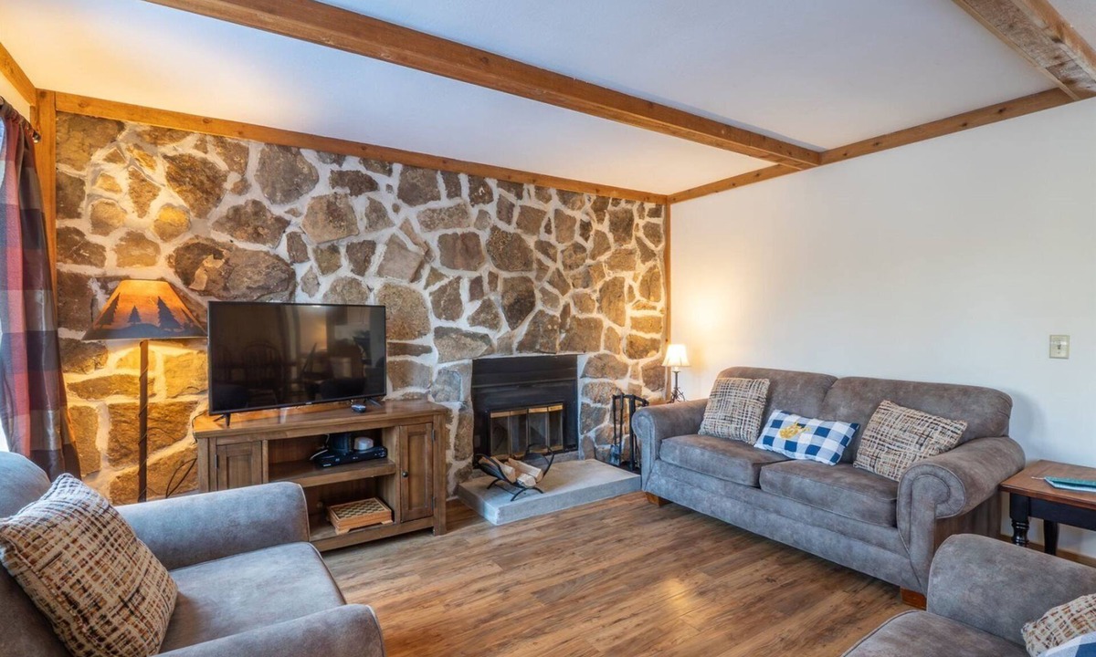 Old Timberline House | White Deer - 134 Cabin Mountain Road White Deer - Lake Access, Hot Tub, Pet Friendly, Keurig