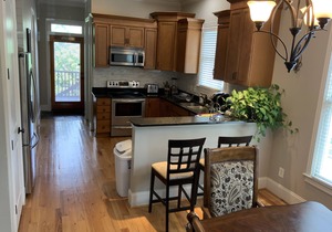Downtown Luxury Home — 3-mins to Broadway