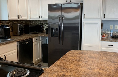 Otis House | Family friendly, pet friendly lakeside retreat. Close to Acadia National Park.