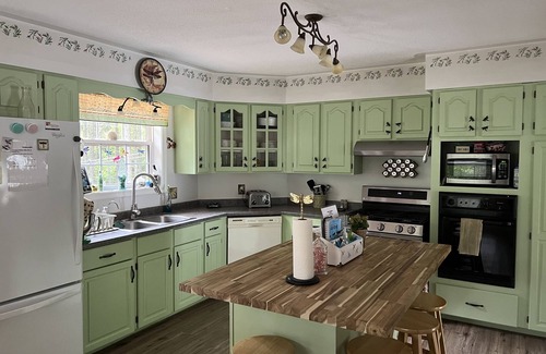 Bass Harbor House | Near Bass Harbor lighthouse and Acadia National Park