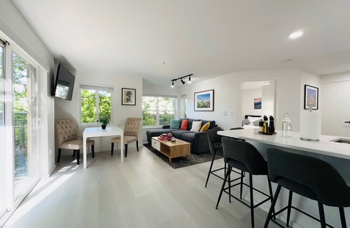 Belltown Condo | 0.3 Miles to Space Needle! 2Br/2Ba Belltown Condo w/Free Garage Parking + AC