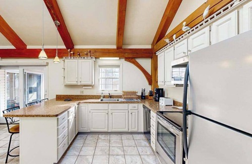 Caine Woods House | 13904 Lighthouse Ave