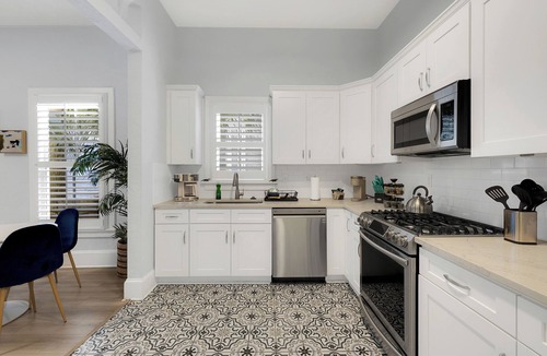 Springfield House | 1430- Sweet Dreams, Single Level, Arenas 1 Mile, Pet & Kid Friendly, Sleeps 9