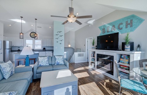 Ocean Sands House | 1771 - Goin' Coastal, Beautiful Beachy Home. Short Walk to Beach. Pool, Hot Tub, Pool Table.