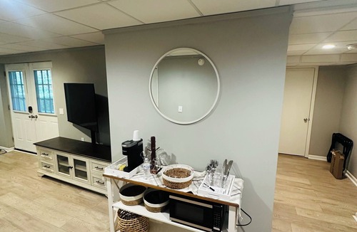 Paw Creek House | 2 Bedroom Charming Charlotte Suit