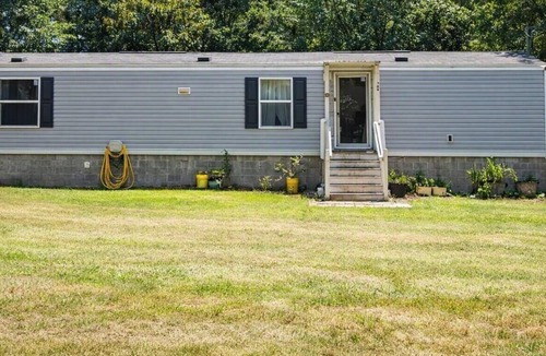 Hartwell House | 2-bedroom mobile home in fantastic Hartwell with free space for boat rv parking