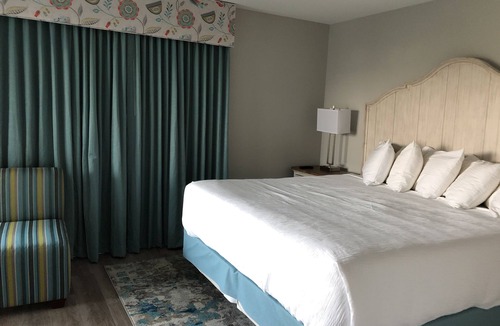Atlantic Beach Resort | 2 Bedroom Ocean Resort Peppertree, up to 7 nights, sleeps 6 in 4 beds, 1000 SQFT