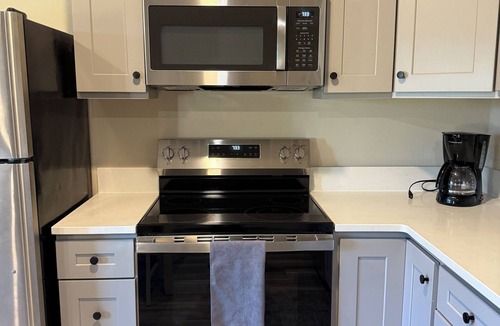 Bonny Slope House | 2 Beds/1 bath upgraded modern lower level home in NW Portland