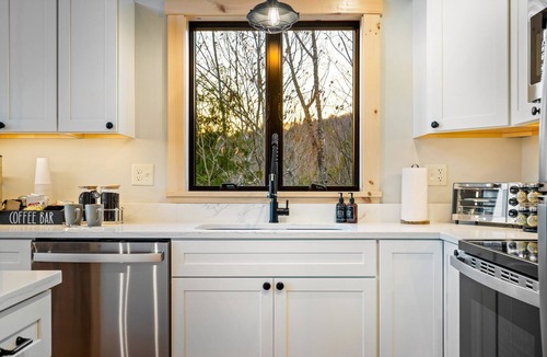 Bethel Ski Chalet | 2 Chalets Sleep 29! Pano Views, Hot Tubs, Saunas, Game Rooms & Fire Pits