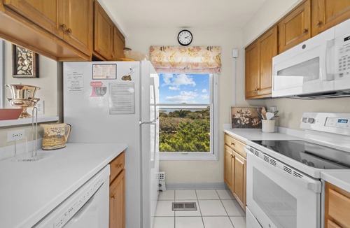 Duck House | 2381 - Peaceable Kingdom by the Sea - Sanderling Oceanfront Townhome w/Water Views