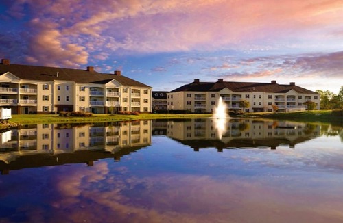 Williamsburg Condo | 2BD/Williamsburg at Governor's Green - Lots to do!