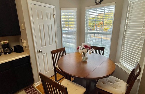 Archdale House | 3-Bedroom Relaxing Townhome Near HP Furniture Market & High Point University