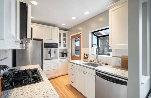 Lower Queen Anne House | 3BR 3BA Kerry Park Retreat in Queen Anne, Near Stadium