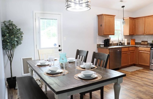Westgate House | 3BR Pet-Friendly Retreat near Camp Lejeune
