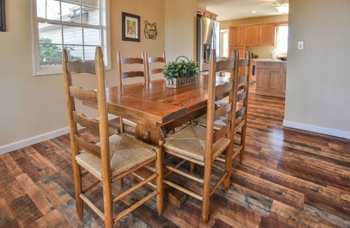 Waynesville Cabin | 4000ft Elevation w Miles of Views from Angel Ridge with Hot Tub & Expansive Deck